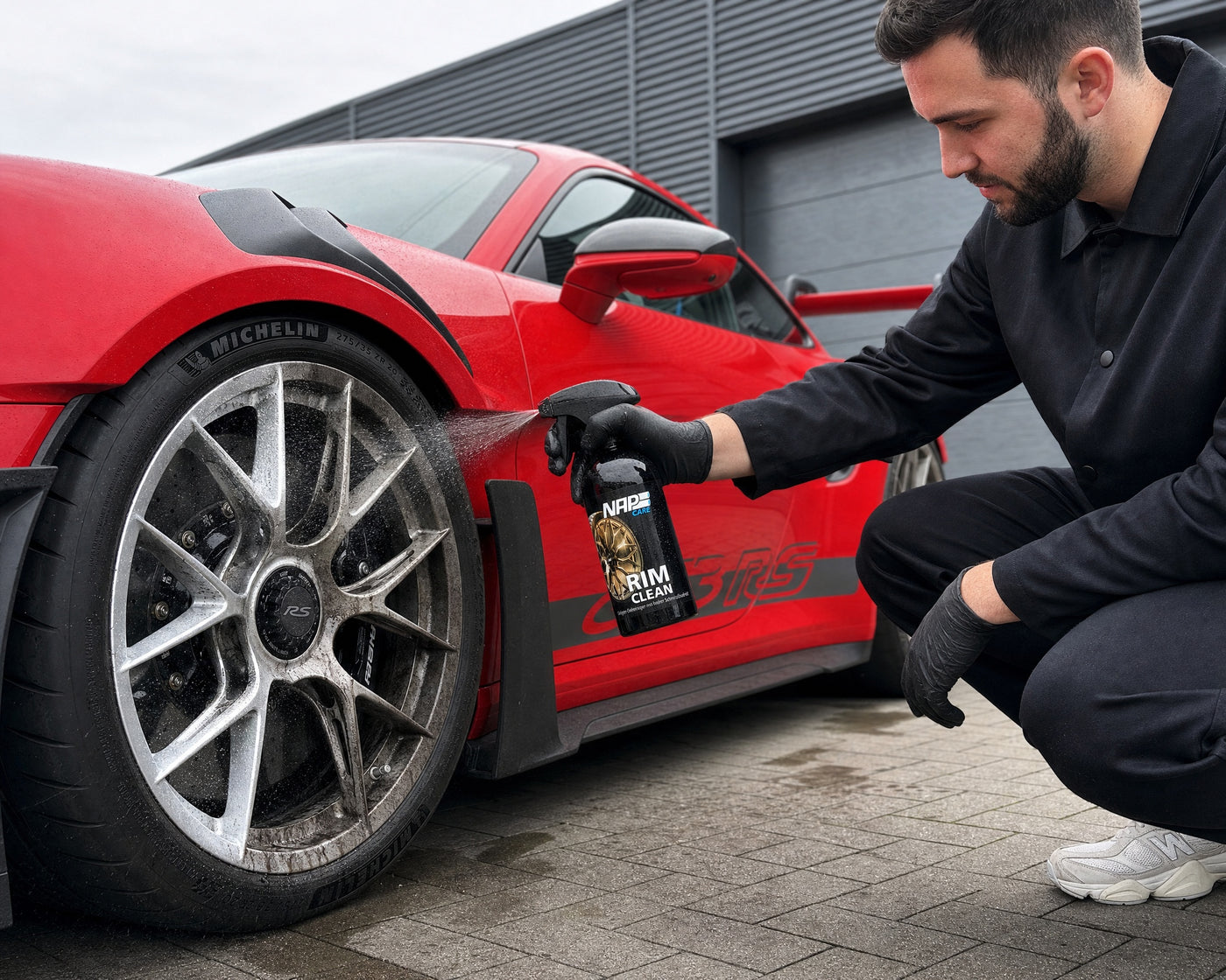Detailing1 NAP Care RIM-CLEAN Felgen-Gelreiniger: Bremsstaub auf Porsche-Felge loesen (Desktop)