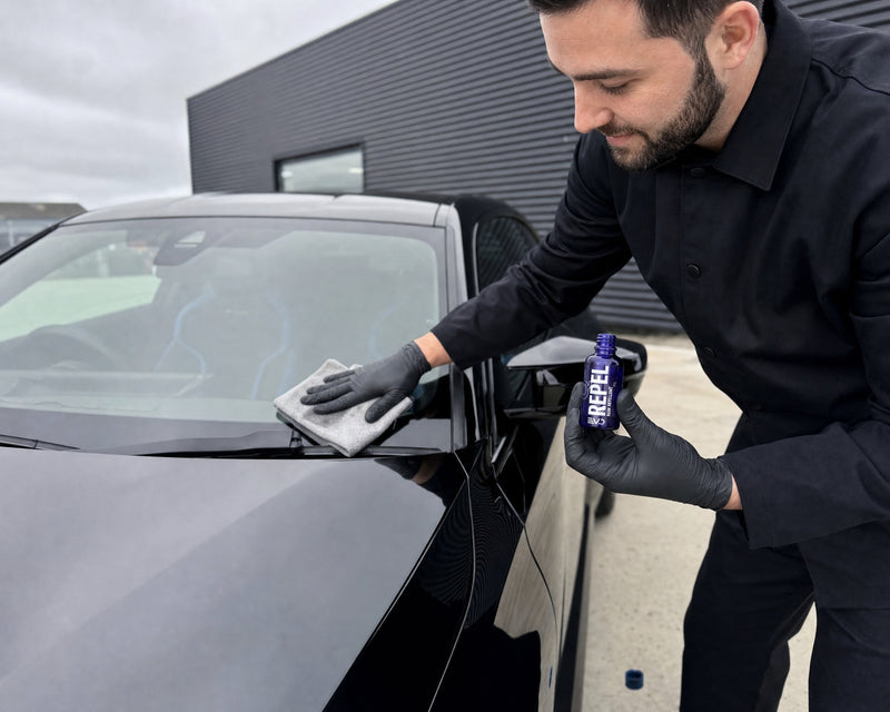 Detailing1 Hero: Scheibenversiegelung — Regenabweiser richtig auftragen (Desktop)