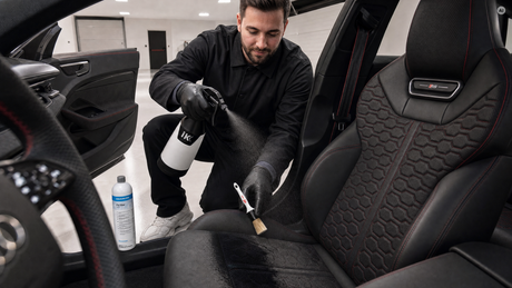 Upholstery, fabric & Alcantara cleaner by COLOURLOCK
